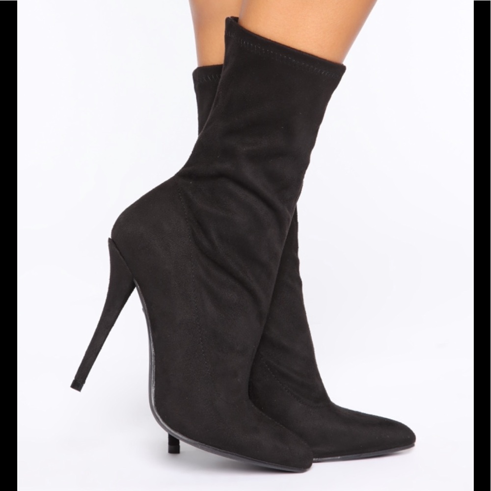 Fashion Nova Booties Size 8